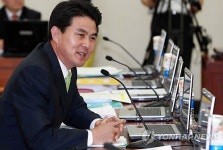 김태호 한나라당 존재가치 없다