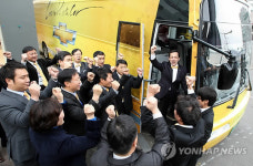 한국지엠 경영진, 쉐보레 버스 타고 1박2일 로드 투어