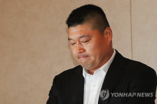 檢, 강호동 탈세고발 '공소권없음' 처분