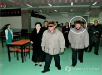`김정일 금고지기 전일춘 5개월만에 등장