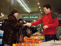 일일 상인체험 나선 송영길 시장