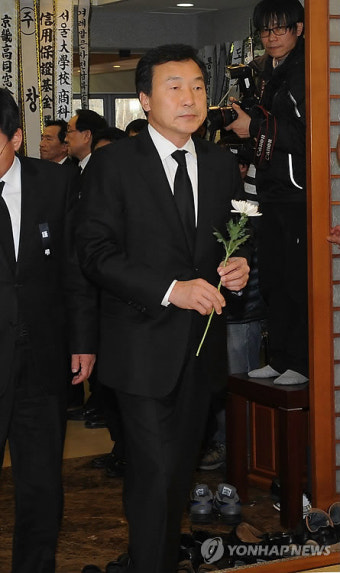조문 온 손학규