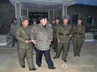 김정은 두번째 군부대 시찰…`先軍' 의지(종합)