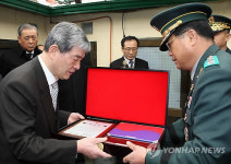 해군62전대(625정비대대A) | 62년 만에..6ㆍ25 전사자 유품 전달