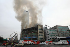 석촌호수사거리 5층 상가 화재