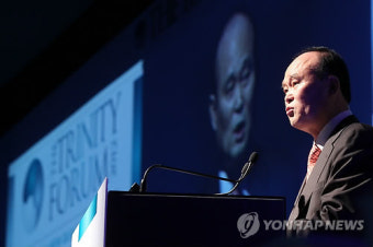 트리니티 포럼 환영사 하는 이채욱 사장
