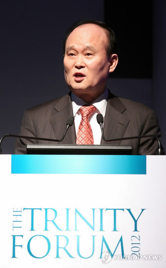 트리니티 포럼 환영사 하는 이채욱 사장