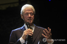 빌 클린턴, 매닝 일병 등 노벨평화상 후보 추천