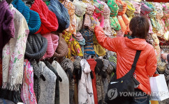 꽃샘추위에 다시 찾는 목도리