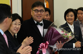 '나꼼수' 김용민 민주 입당..