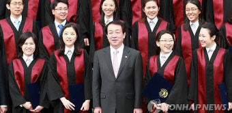로스쿨생 검사로 첫 임용, 신임검사 임관식