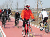 최광식 장관  아라 자전거길 사전 체험