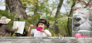 <카메라뉴스> 경남은 한 여름..함안 30℃