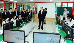 홍석우 장관, 광주자동화설비고등학교 방문