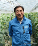 이재오 의원 구례 오이농장 방문