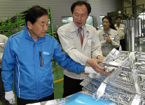 이재오 의원, (주)하이즈항공 공장 시찰