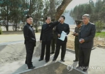 北김정은, 릉라인민유원지 건설현장 시찰