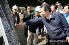 맹형규 장관, 수해피해 복구현장 점검