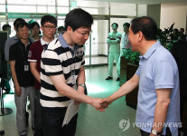 대전 대덕연구단지 방문한 이재오 의원