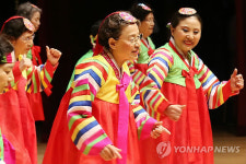 어르신들의 덩더쿵 체조