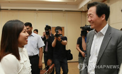 정몽준, 안산시 외국인주민센터 방문