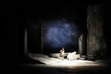 <공연리뷰> 연극 과부들/그을린 사랑