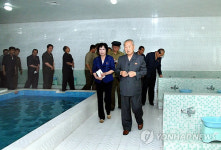 北 최영림총리, 평양 제1목장 방문