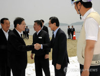 농업용수 방수제 공사현장 찾은 김황식 총리