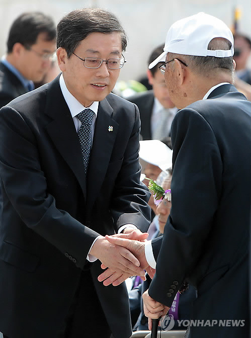 김민석 국무총리, 유엔군 참전용사에 평화의 가치 강조