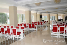 北 평양 일떠선 식당