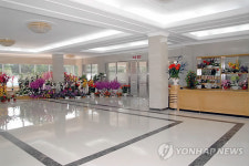 北 평양 일떠선 식당