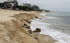 해수욕장 개장 차질 우려되는 경포해변