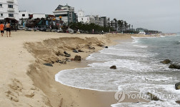 해안침식으로 백사장 사라지는 강릉 경포해변