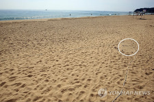 늘어난 속초해변 백사장