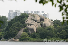 천연기념물 지정 여부 관심 끄는 영랑호 범바위