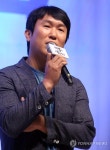 영화 설명하는 김주호 감독