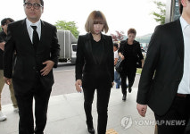 장례식장 찾은 공민지