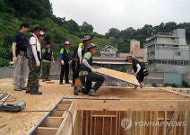 소외이웃에 목조주택을‥충남대 그린건축연구실