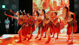 공연하는 해남성 민속무용단