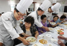 한성호텔한식당(소말뚝) | 초복에는 삼계탕이 최고