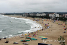 썰렁한 동해안 해수욕장