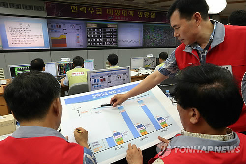 한국 폭염 속 최대전력수요 93.9GW 돌파, 역대 최고치 기록