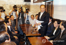 황우여 대표, 충장로 상인들과 간담회