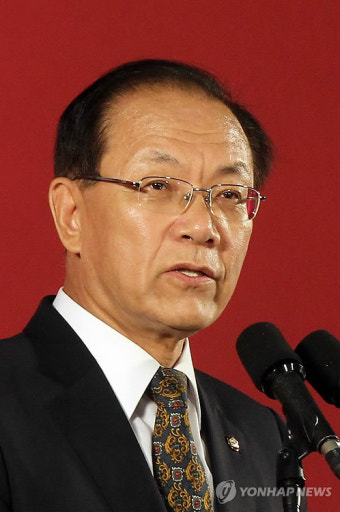 인사말하는 황우여 대표