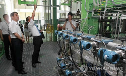 스마트 원자로 둘러보는 이주호 장관