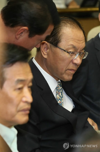 심각한 황우여 대표