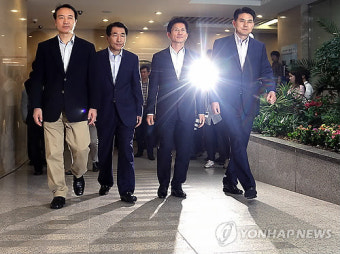 황우여 사퇴 촉구한 非朴주자들