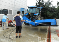 동해시 농기계도 세차장에서 세척해요