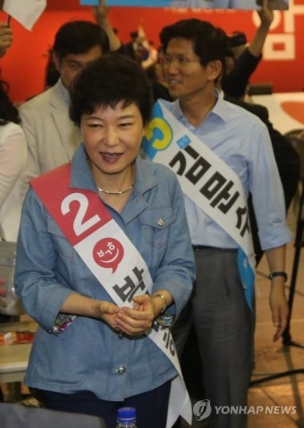김문수, 전통 지지층과 결집 위한 박근혜 예방 행보