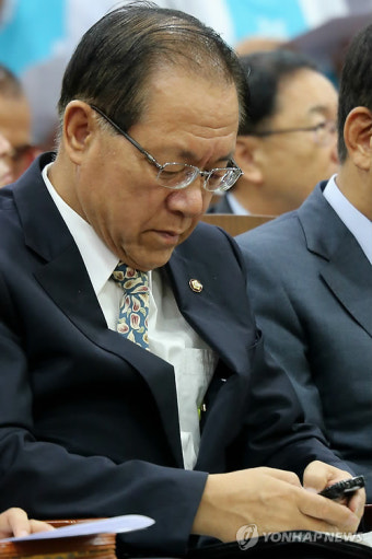 황우여 대표 문자 확인